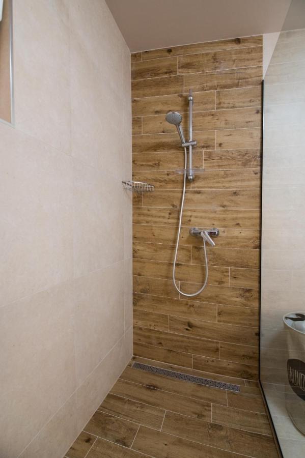 Brand New Aparment With Sea View & Swimming Pool At Ciovo - Villa Fiorentini Трогір Екстер'єр фото