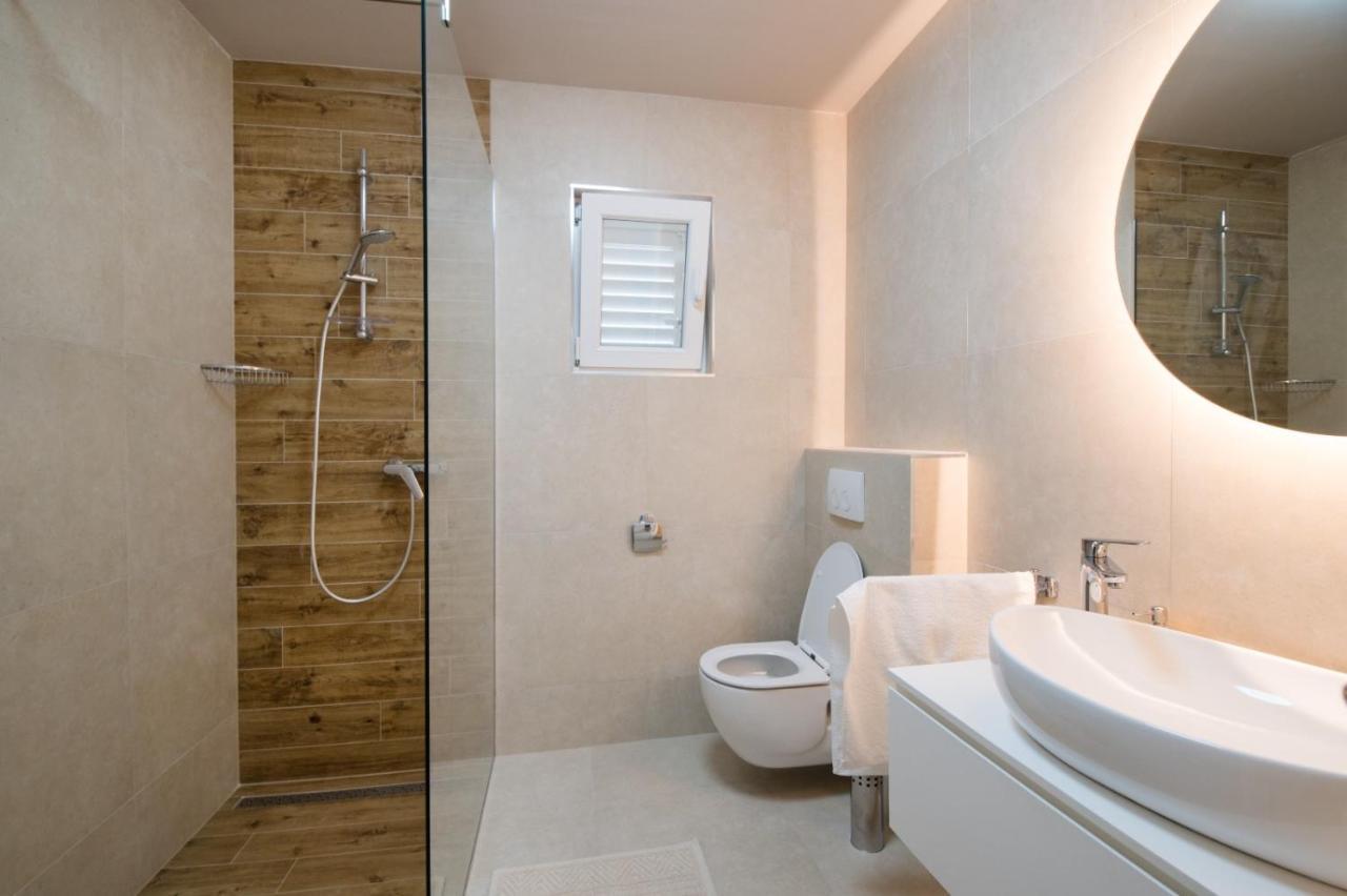Brand New Aparment With Sea View & Swimming Pool At Ciovo - Villa Fiorentini Трогір Екстер'єр фото