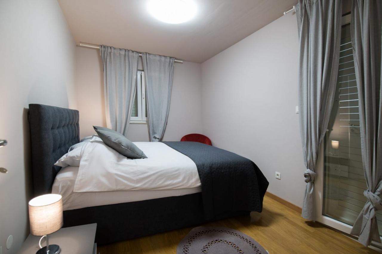 Brand New Aparment With Sea View & Swimming Pool At Ciovo - Villa Fiorentini Трогір Екстер'єр фото
