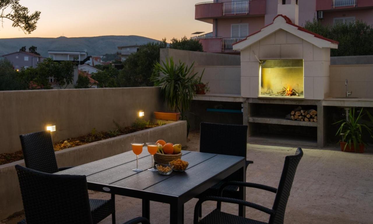 Brand New Aparment With Sea View & Swimming Pool At Ciovo - Villa Fiorentini Трогір Екстер'єр фото
